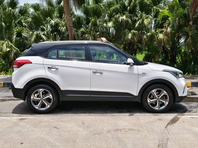 https://images10.gaadi.com/usedcar_image/4538421/original/cf5e8782753004552dd7e87bf92b92a2.jpg?imwidth=6401