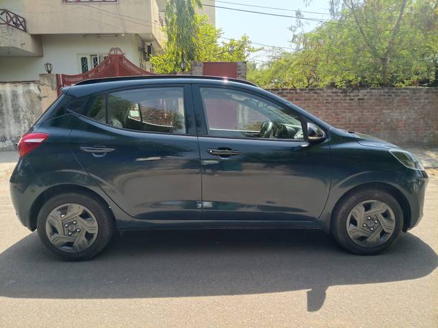 https://images10.gaadi.com/usedcar_image/4538424/original/2239a4dc787792d61f7e44fc4acd05b4.jpg?imwidth=6401
