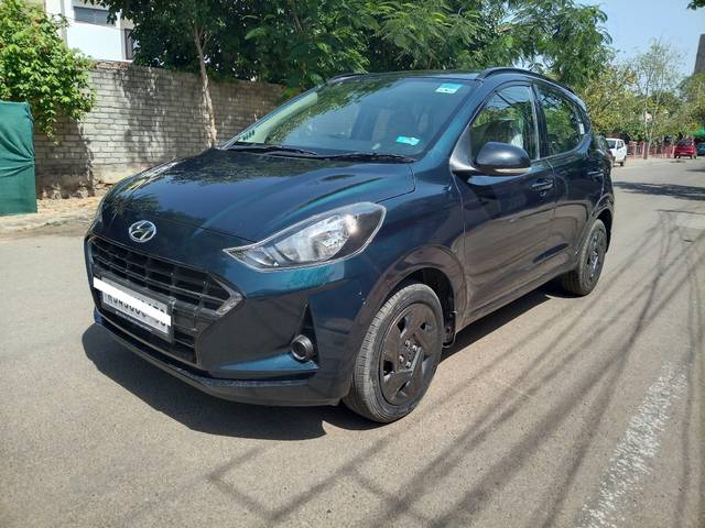 https://images10.gaadi.com/usedcar_image/4538424/original/processed_1bd6542d6815f9c9ec2d8b0d55751323.jpg?imwidth=6400