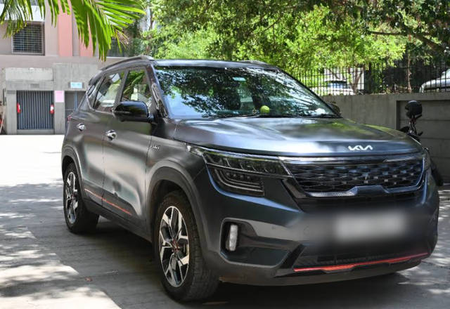 https://images10.gaadi.com/usedcar_image/4538427/original/987d7d0c-b3e3-4626-94be-7672bd97315a.?imwidth=6400