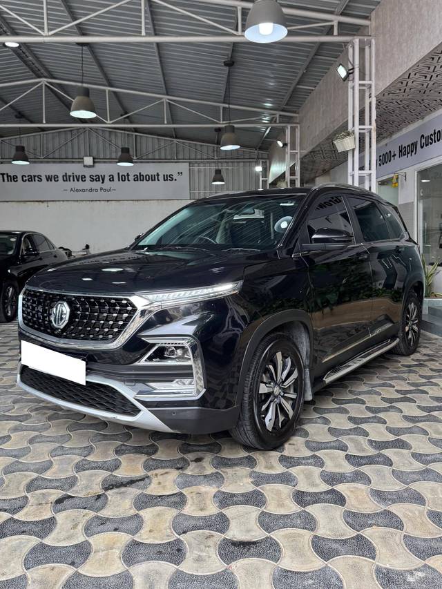 https://images10.gaadi.com/usedcar_image/4538430/original/processed_870fc6d74a12a33314fa5cb44f46a9ac.jpg?imwidth=6400