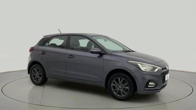 https://images10.gaadi.com/usedcar_image/4538441/original/584c793d1d580a105472b8f361e84fcf.jpg?imwidth=6400