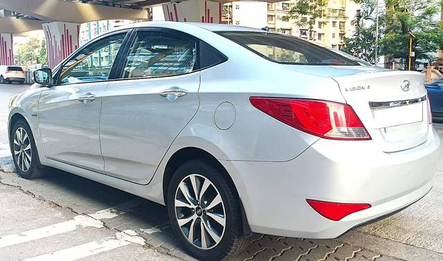 https://images10.gaadi.com/usedcar_image/4538465/original/processed_415954e2d726f5929387460b6b448ae6.jpeg?imwidth=6402