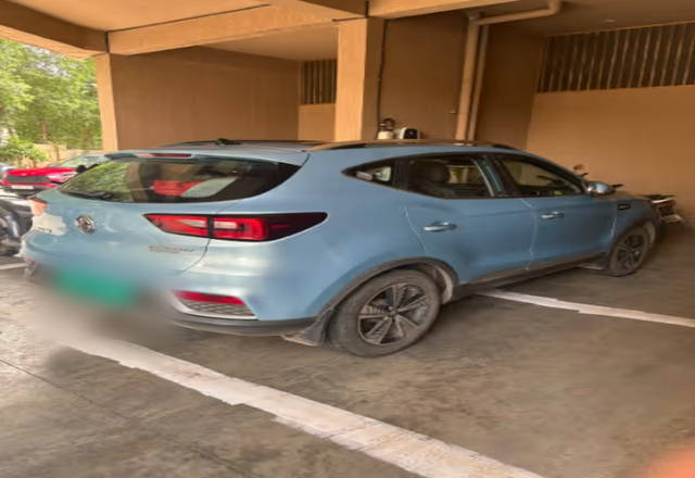 https://images10.gaadi.com/usedcar_image/4538472/original/ed795c7d-e7b1-4117-8ccd-f52251f2a1aa.?imwidth=6400