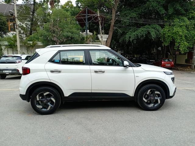 https://images10.gaadi.com/usedcar_image/4538539/original/processed_bed1b498235d721b9ab51d6ee3070275.jpg?imwidth=6401