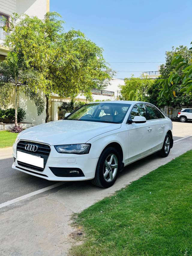 https://images10.gaadi.com/usedcar_image/4538547/original/processed_b59be0da-1a82-4d1a-b7d6-e62c34c38430.jpg?imwidth=6402