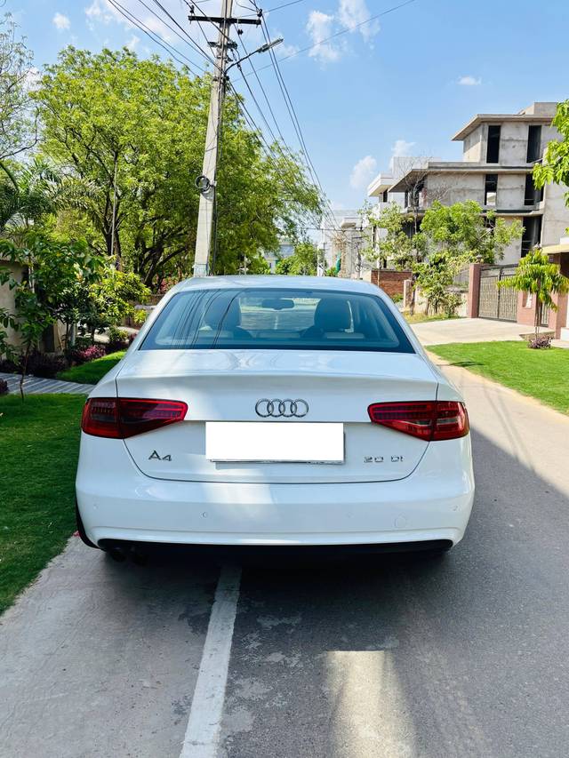 https://images10.gaadi.com/usedcar_image/4538547/original/processed_f5649acf-dd07-407d-86fc-371f1235644a.jpg?imwidth=6401