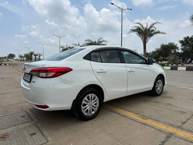 https://images10.gaadi.com/usedcar_image/4538563/original/processed_c07225c2-ee34-4f9e-ac63-7d538ac222b9.jpg?imwidth=6402