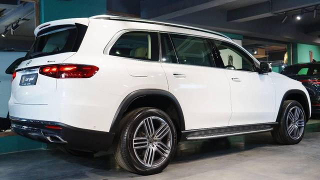 https://images10.gaadi.com/usedcar_image/4538568/original/processed_e5d8f79a3f738e82030ed3a7641e77e4.jpeg?imwidth=6402