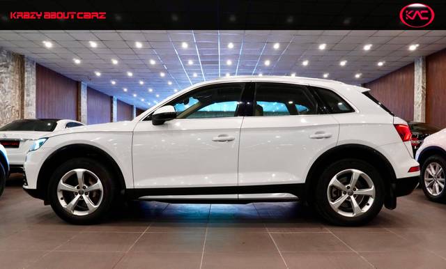 https://images10.gaadi.com/usedcar_image/4538586/original/processed_4d36de0a9e568792d5174cce7a15c1e5.jpg?imwidth=6402