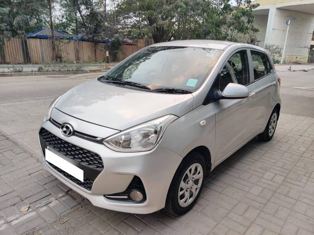 https://images10.gaadi.com/usedcar_image/4538588/original/processed_a67707657c37f4feaba72ce6eabd2b6e.jpg?imwidth=6402