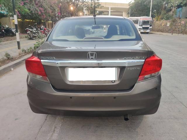 https://images10.gaadi.com/usedcar_image/4538593/original/processed_9d26792fb054c27f15a05531e2d3148f.jpg?imwidth=6402