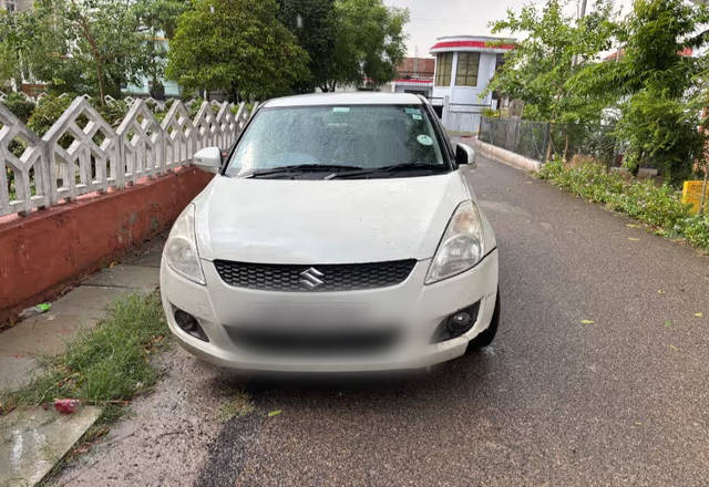 https://images10.gaadi.com/usedcar_image/4538600/original/93aef053-a023-4c2f-934d-9764ba3047a2.?imwidth=6400