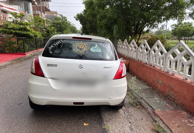 https://images10.gaadi.com/usedcar_image/4538600/original/ff7de9c5-c648-4faa-97bd-99da2b941f79.?imwidth=6401