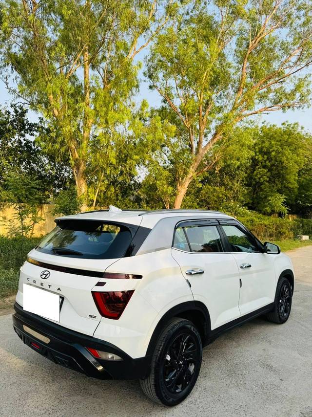 https://images10.gaadi.com/usedcar_image/4538607/original/processed_e577be3fe690da8e881454304cbe51b1.jpg?imwidth=6401
