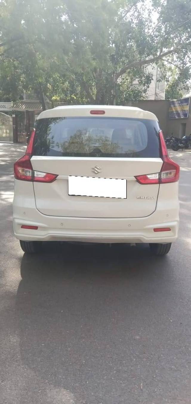 https://images10.gaadi.com/usedcar_image/4538653/original/processed_383cf1637388c7b6d9edc0810e5cc869.jpg?imwidth=6402