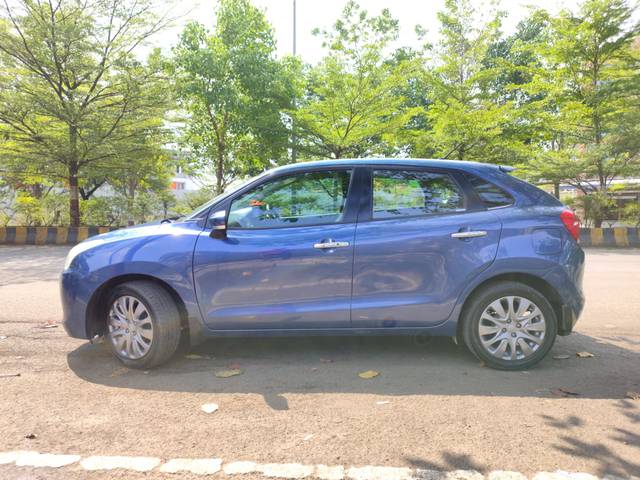 https://images10.gaadi.com/usedcar_image/4538657/original/195af9cc4447f762eb6248bb3c054f6e.jpg?imwidth=6402