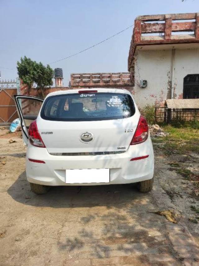 https://images10.gaadi.com/usedcar_image/4538660/original/processed_7001002b-2654-4de4-a446-c711a67cb99b.jpg?imwidth=6400