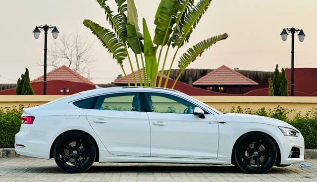 https://images10.gaadi.com/usedcar_image/4538662/original/8bee1b17837943717e41fcb03cf2322c.jpg?imwidth=6401