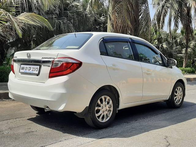https://images10.gaadi.com/usedcar_image/4538665/original/processed_7848a10eeeac76aeb45d934a10dcc0c6.jpeg?imwidth=6402