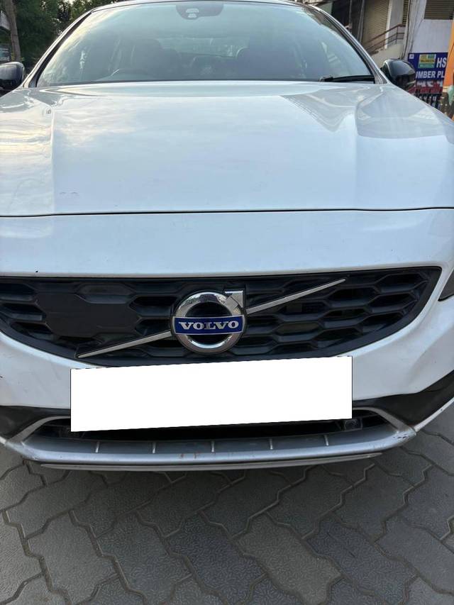 https://images10.gaadi.com/usedcar_image/4538667/original/processed_03d6a7b8e392879a02665e48977a407d.jpg?imwidth=6402