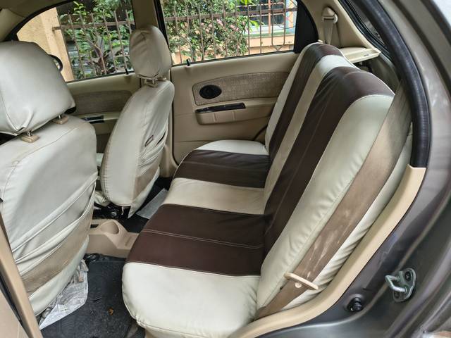 https://images10.gaadi.com/usedcar_image/4538669/original/c883cb82ceff77a196ea4ac71e6075d7.jpg?imwidth=6402