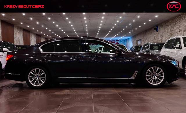 https://images10.gaadi.com/usedcar_image/4538673/original/processed_f46032bdf1b0885438b9b80689048579.jpg?imwidth=6401