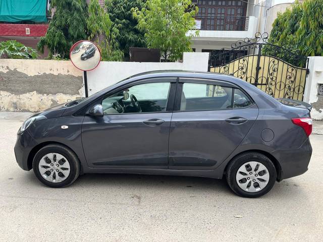 https://images10.gaadi.com/usedcar_image/4538674/original/04091aac3c4d2b567c8e2af4329f8ae0.jpg?imwidth=6402