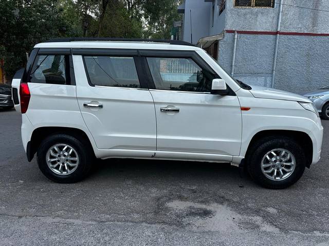 https://images10.gaadi.com/usedcar_image/4538685/original/bc8d9d1d5cc1b602d7828b83cd334f96.jpg?imwidth=6401