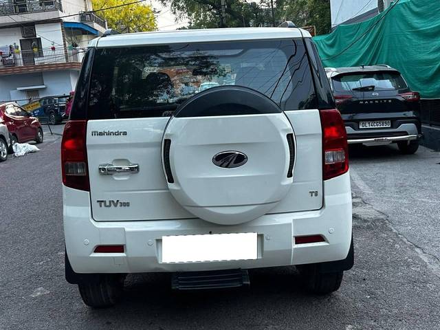 https://images10.gaadi.com/usedcar_image/4538685/original/processed_18e0f9957efc30873d625d2be77b154f.jpg?imwidth=6402
