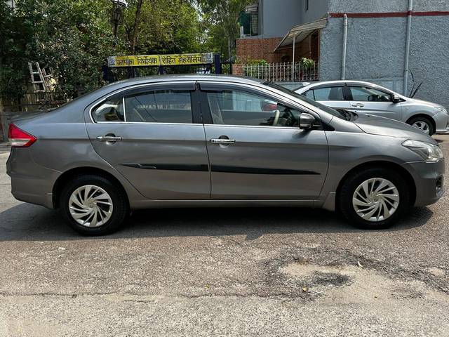 https://images10.gaadi.com/usedcar_image/4538686/original/processed_fba7594a57e219d0f6f4190028ca62e5.jpg?imwidth=6401