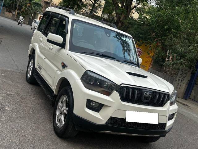 https://images10.gaadi.com/usedcar_image/4538687/original/processed_54f04d7d167b3673ceec29c515614198.jpg?imwidth=6400
