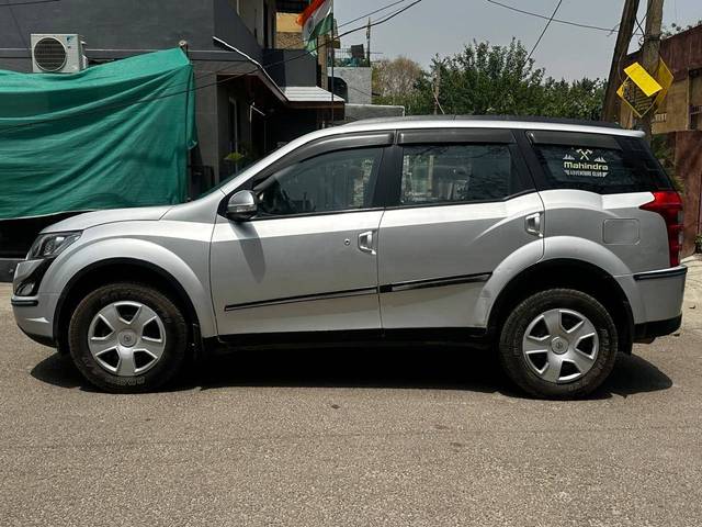 https://images10.gaadi.com/usedcar_image/4538700/original/processed_24a2fa0cb2976355e6f2ee1524accf64.jpg?imwidth=6402