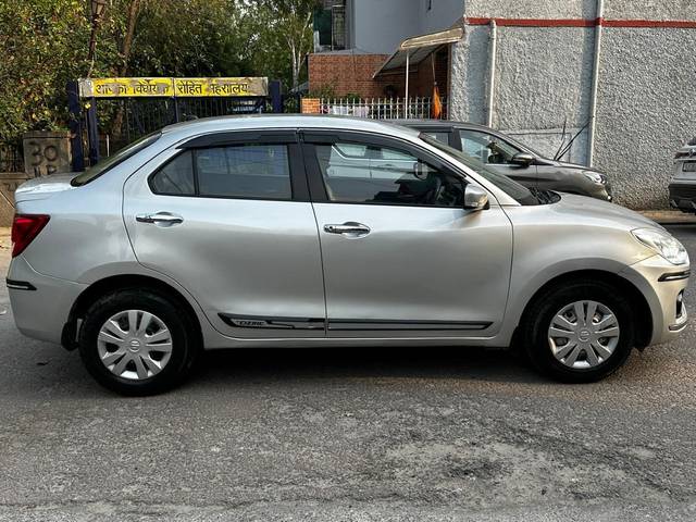 https://images10.gaadi.com/usedcar_image/4538710/original/processed_1b76d75cc8e432b611756c7e47ff1e12.jpg?imwidth=6401
