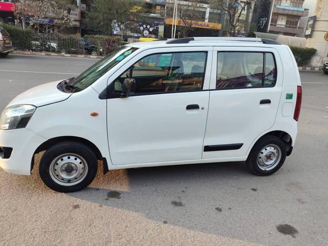 https://images10.gaadi.com/usedcar_image/4538721/original/processed_35c6c79f936cc69db2708914807b80b1.jpg?imwidth=6400