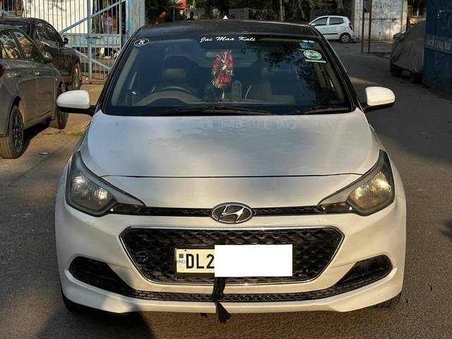 https://images10.gaadi.com/usedcar_image/4538736/original/processed_5df1283bec94dc7a46304cf519d8c544.jpg?imwidth=6400