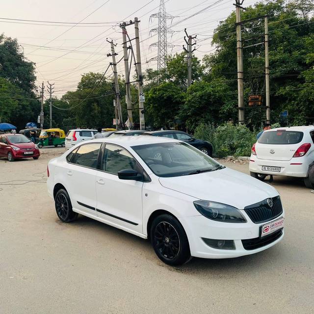 https://images10.gaadi.com/usedcar_image/4538743/original/processed_c93a4c4693388694978eb94522d26ad8.jpg?imwidth=6400