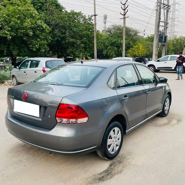 https://images10.gaadi.com/usedcar_image/4538752/original/processed_a6dd0b3dc0d8de5a9ca60f098957e0aa.jpg?imwidth=6402