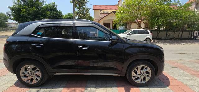 https://images10.gaadi.com/usedcar_image/4538766/original/bb92dda1-701e-4281-ba1d-7bcbc4716480.jpg?imwidth=6400
