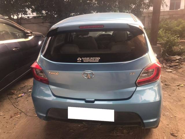 https://images10.gaadi.com/usedcar_image/4538778/original/processed_e12016e6-1fe6-40be-bf5e-a5ab6ec56561.jpg?imwidth=6400