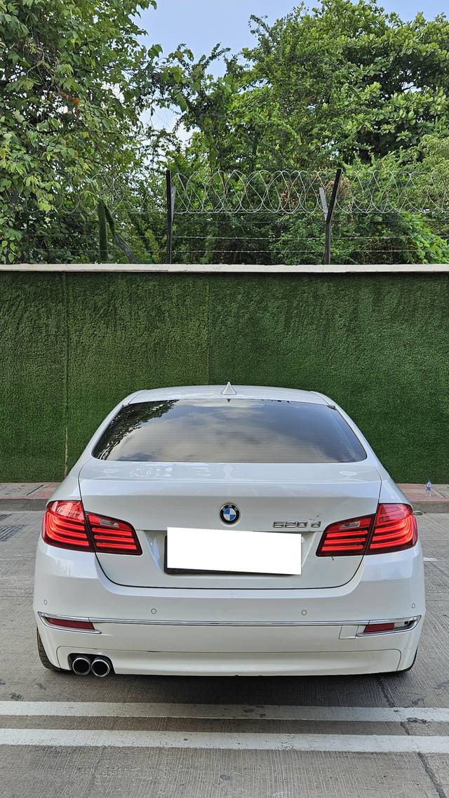 https://images10.gaadi.com/usedcar_image/4538807/original/processed_49a6cfc3fac872ff28fe0420fe2768f2.jpeg?imwidth=6401