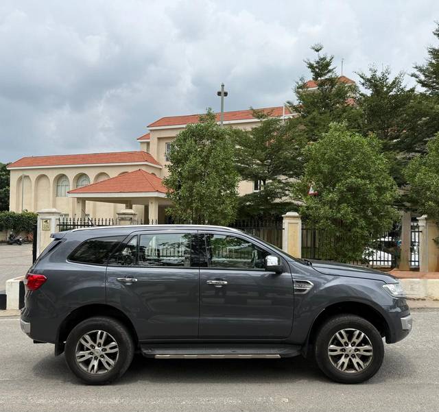 https://images10.gaadi.com/usedcar_image/4538810/original/01592631d37394ba59873af32c1860b1.jpg?imwidth=6401