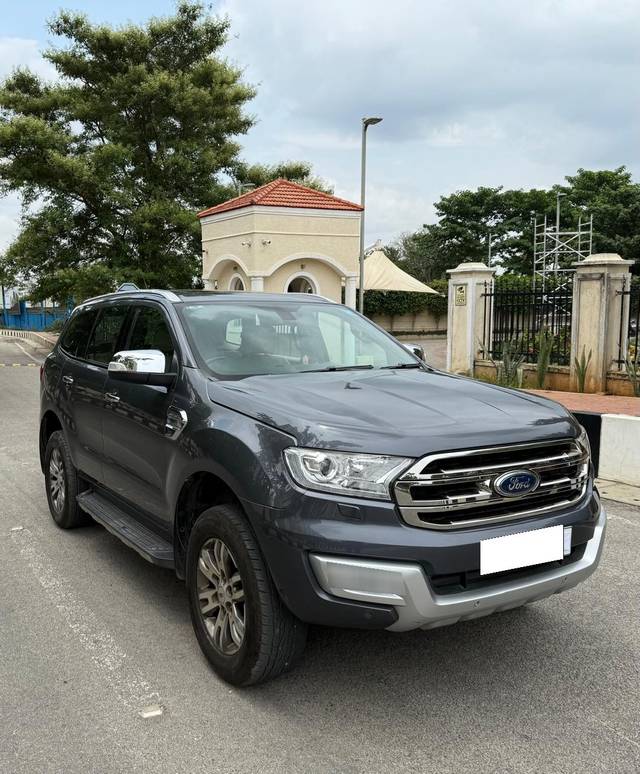 https://images10.gaadi.com/usedcar_image/4538810/original/processed_b4f227ff8b30874fbd43d86a3ae5b065.jpg?imwidth=6400