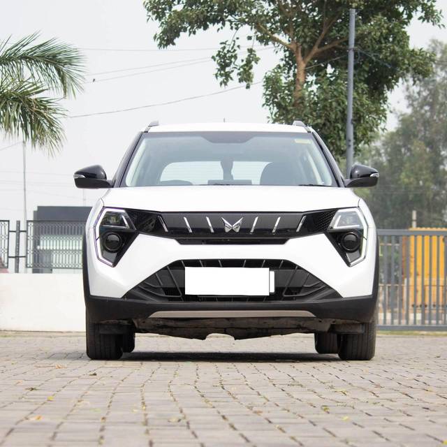 https://images10.gaadi.com/usedcar_image/4538813/original/processed_6473557b6d985ab7459b988568e7c939.jpg?imwidth=6400
