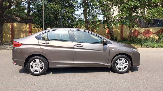 https://images10.gaadi.com/usedcar_image/4538818/original/1161faa9f5a876cc3bf6edec45be3322.jpg?imwidth=6401
