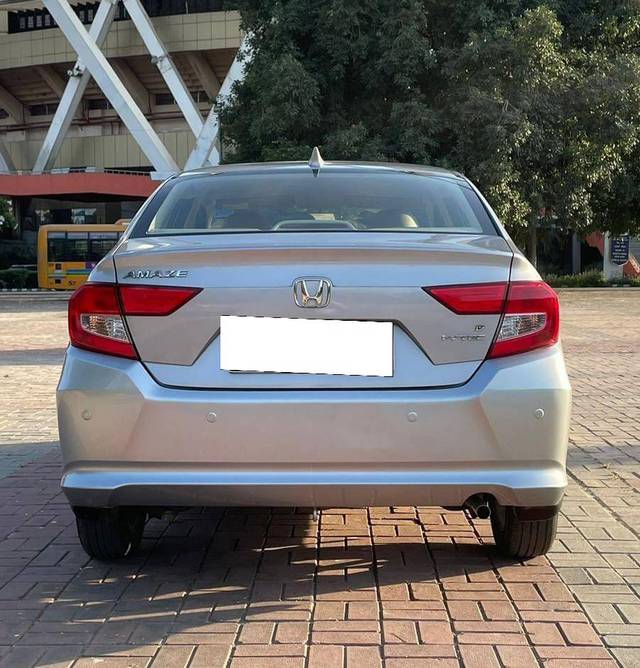 https://images10.gaadi.com/usedcar_image/4538830/original/processed_61440ab92bb675b53bd410f9d273504f.jpg?imwidth=6402