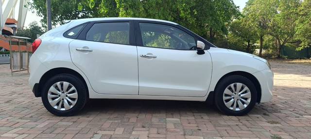 https://images10.gaadi.com/usedcar_image/4538833/original/30b457ba3ee3a854e3ef9262bbbfcac8.jpg?imwidth=6401