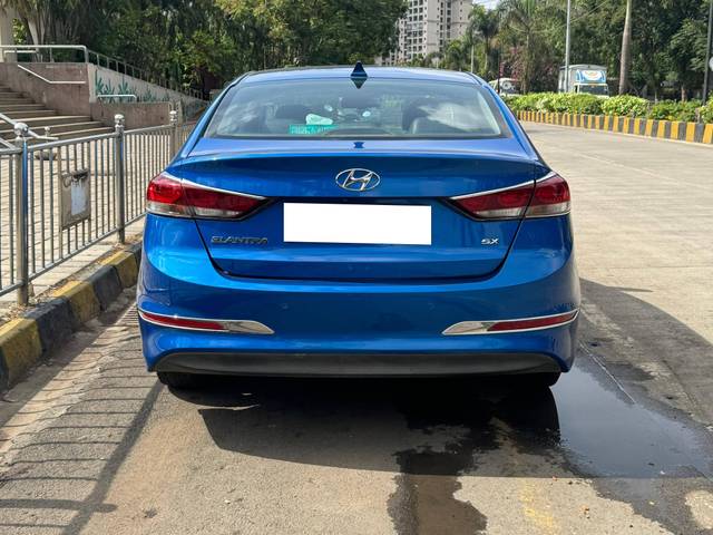 https://images10.gaadi.com/usedcar_image/4538836/original/processed_e0f0984b8ca2d53d98d307d9d53ea19d.jpg?imwidth=6402