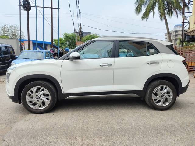 https://images10.gaadi.com/usedcar_image/4538842/original/processed_39a1f8d9b9202d9c16e2e4f97b680dfa.jpeg?imwidth=6401