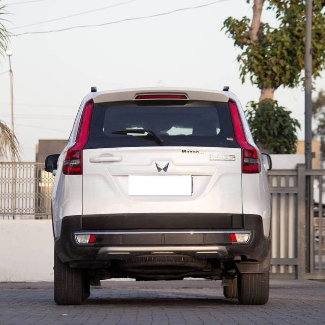 https://images10.gaadi.com/usedcar_image/4538844/original/processed_82ece93f34d6ec677f5471faf9245d43.jpg?imwidth=6402